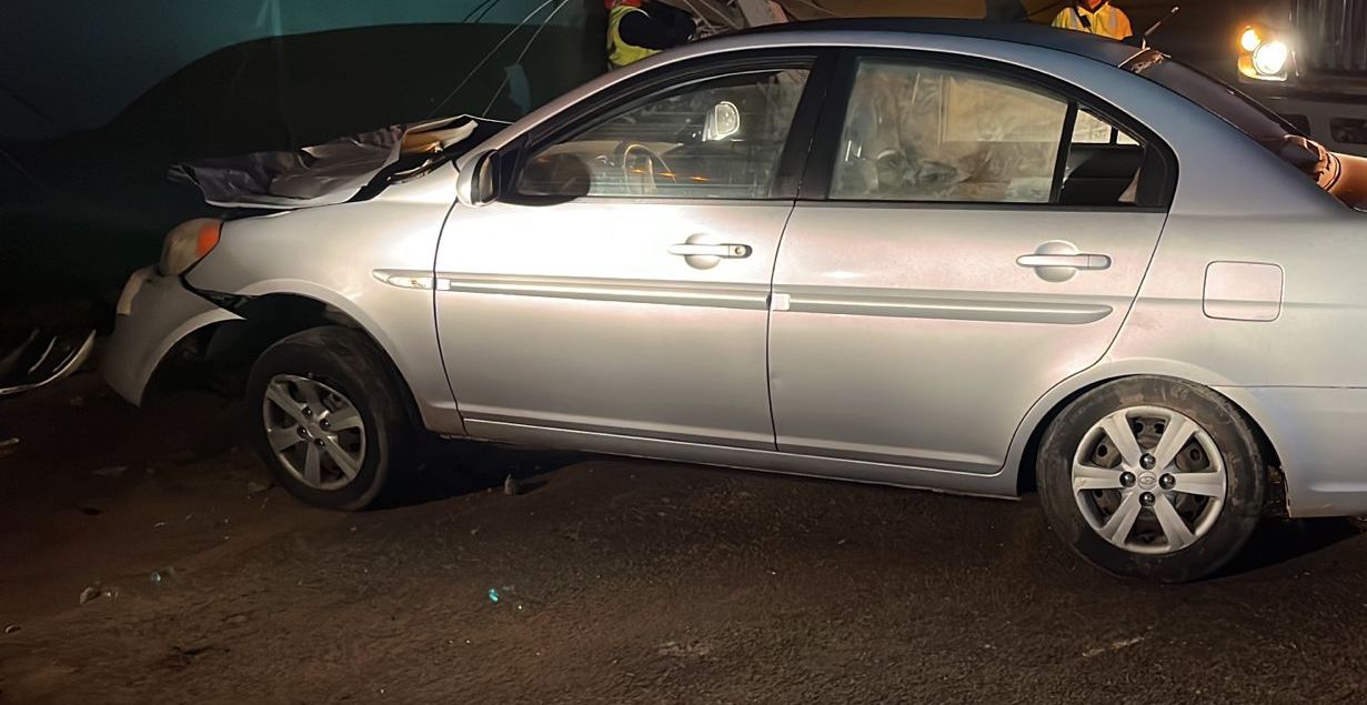 La Serena: PDI investiga a la banda de robos violentos cuyos integrantes terminaron incrustados en un poste tras huir