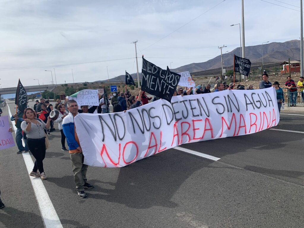 Vecinos de La Higuera protestan contra el Área Marina del Ministerio de Medio Ambiente