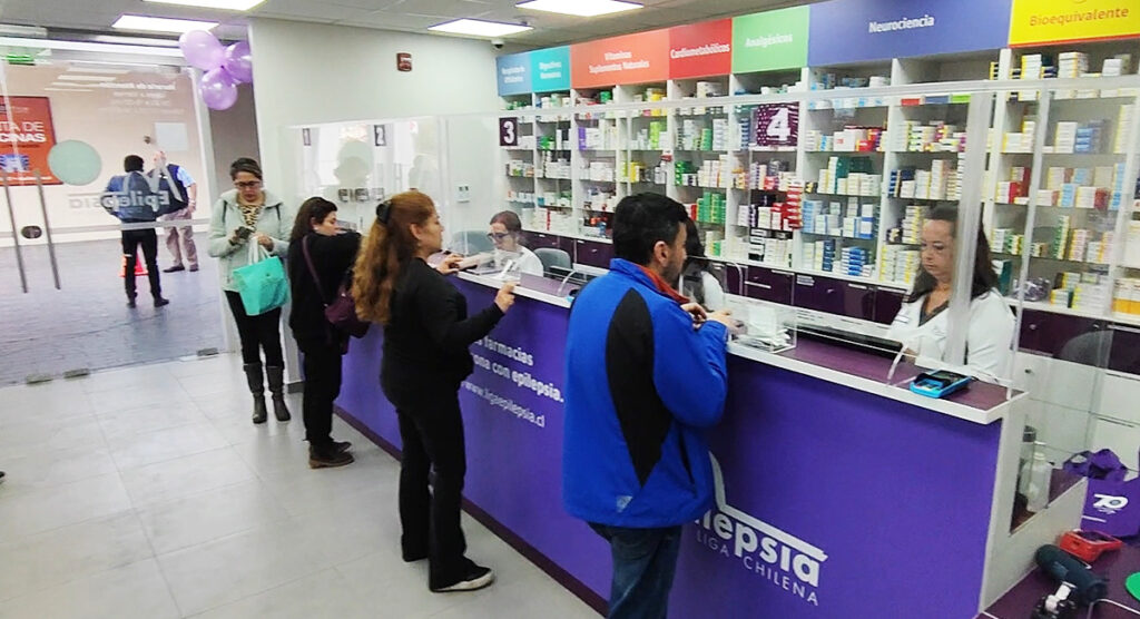 Inauguran farmacia sin fines de lucro en La Serena