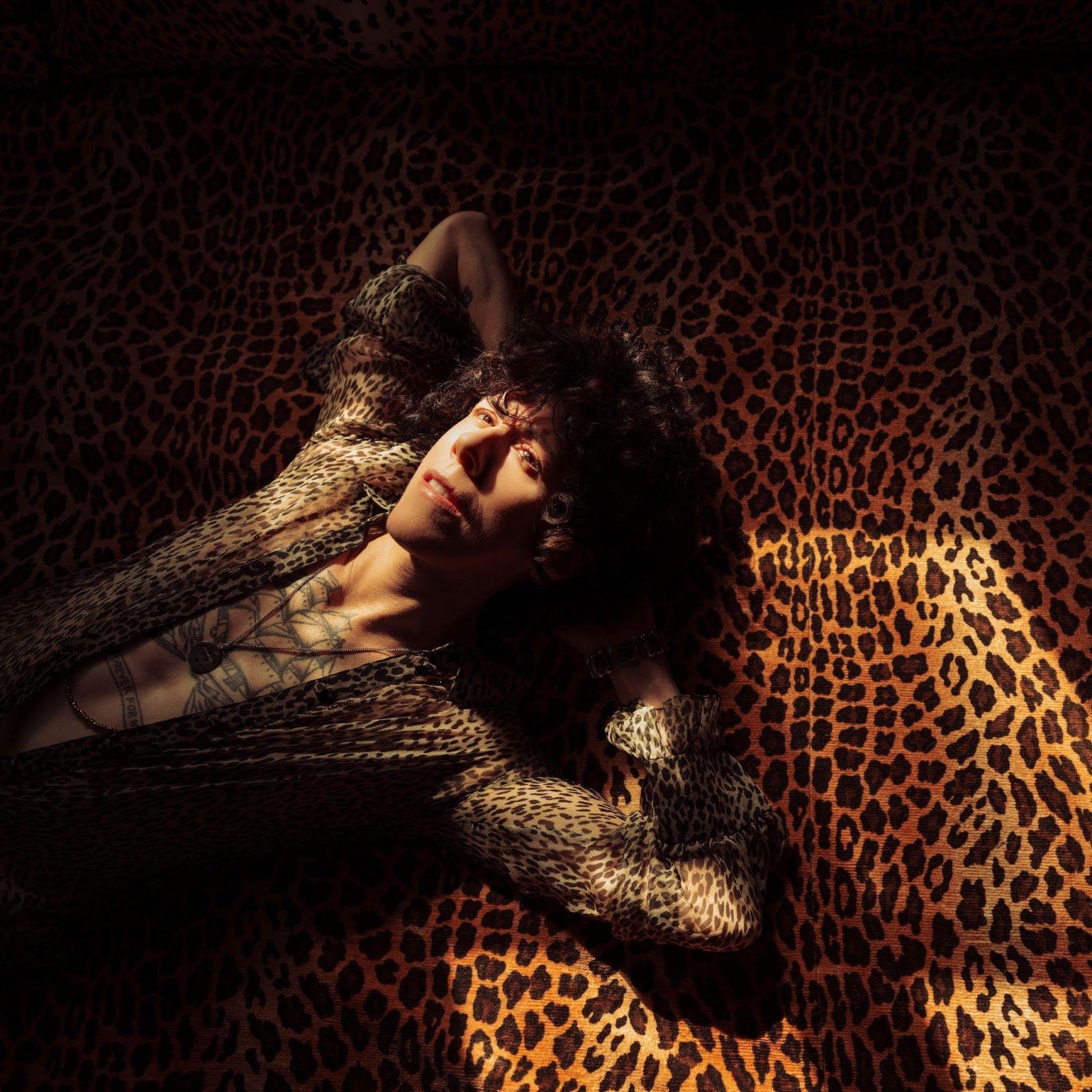LP presenta su nuevo himno “Long Goodbye”