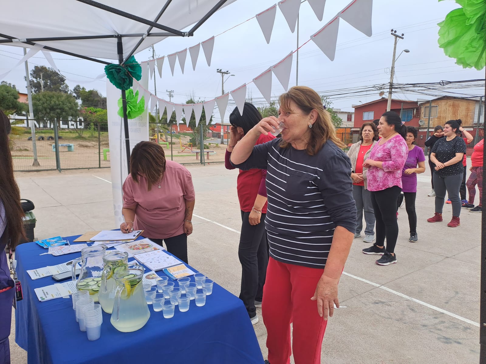 La importancia de consumir agua durante el día: ¿cuánta estás tomando?