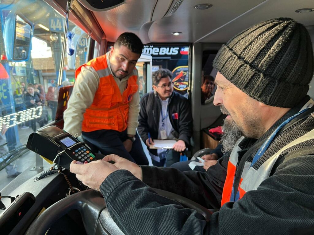 Dirección del Trabajo fiscalizará a buses interurbanos por aumento de viajes durante fin de semana largo