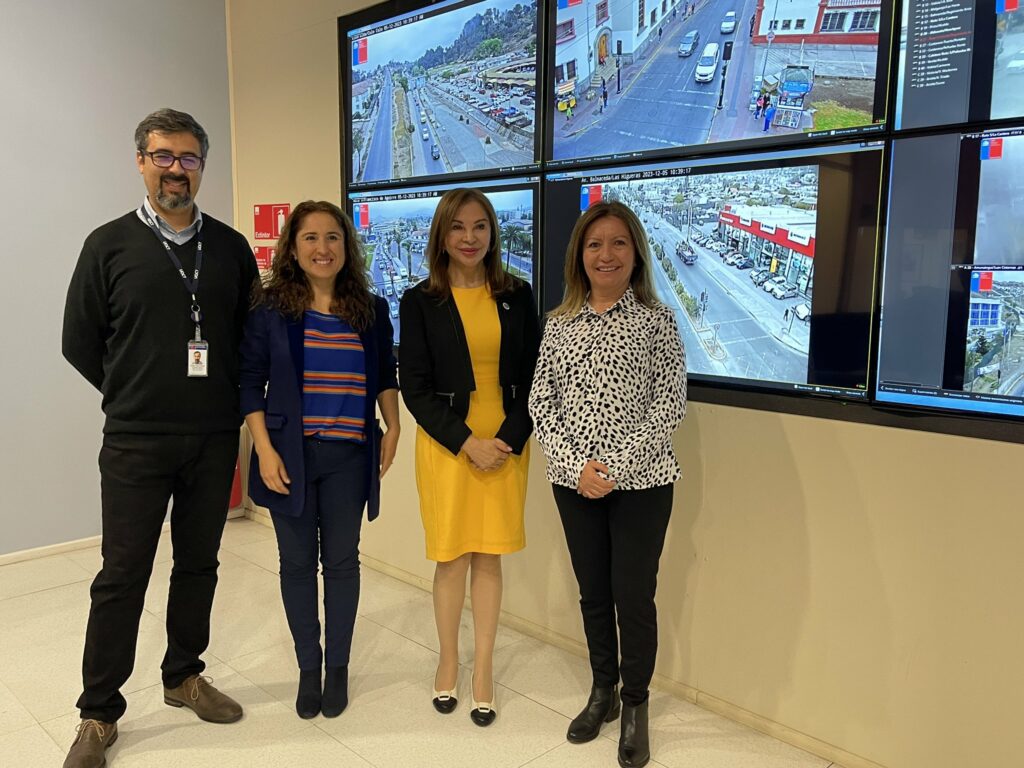 Aplicación para optimizar traslados de transporte público obtiene primer lugar en la Hackathon