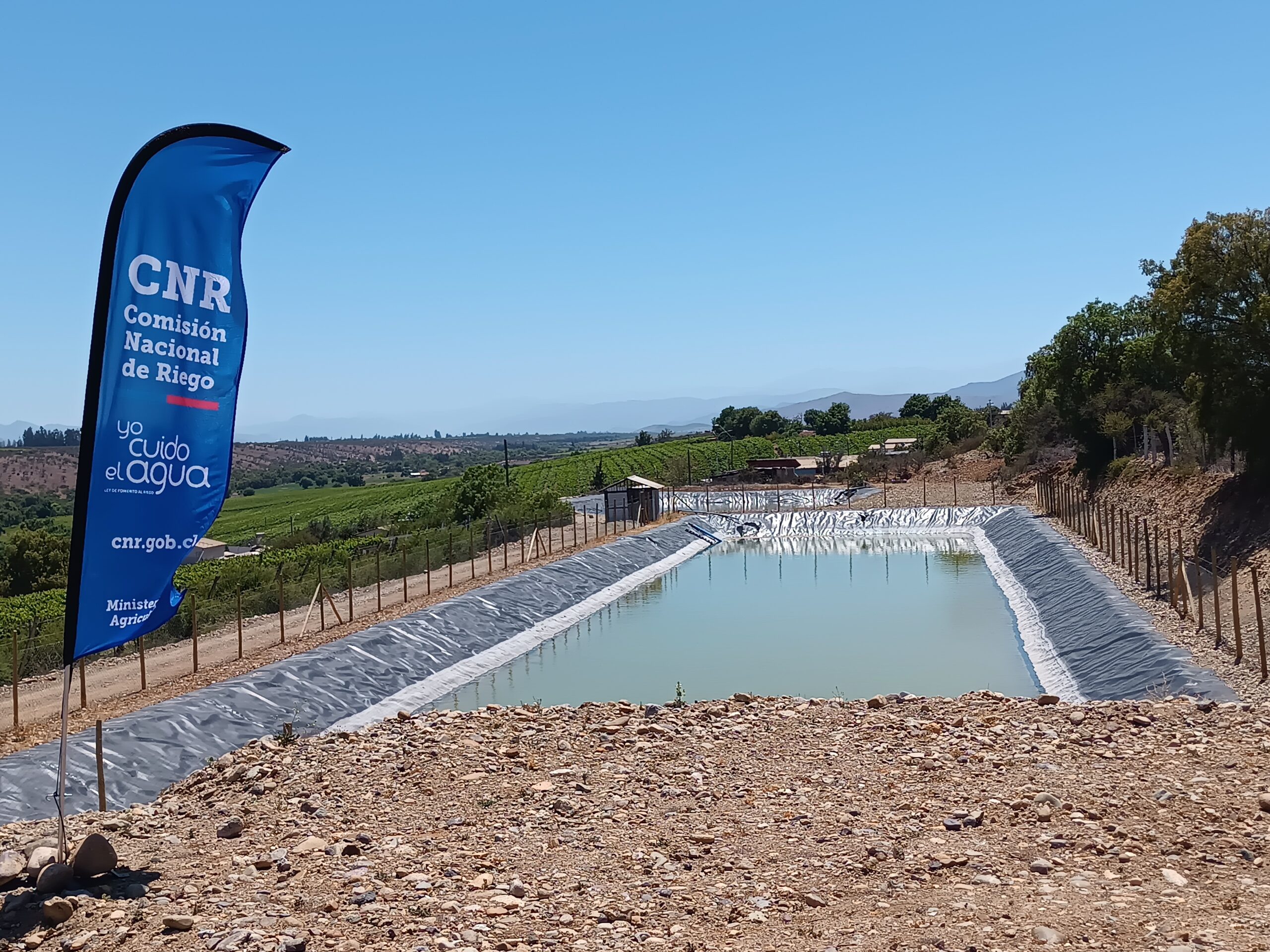 Autoridades del agro y regantes del Limarí inauguran embalse de regulación corta para mejorar eficiencia hídrica de la pequeña agricultura