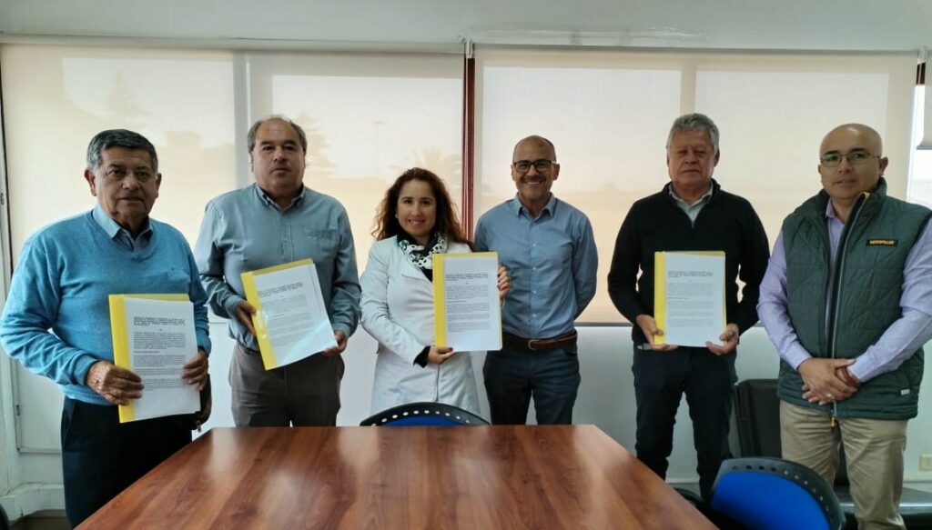 Liserco firmó contrato para implementar buses eléctricos en La Serena y Coquimbo