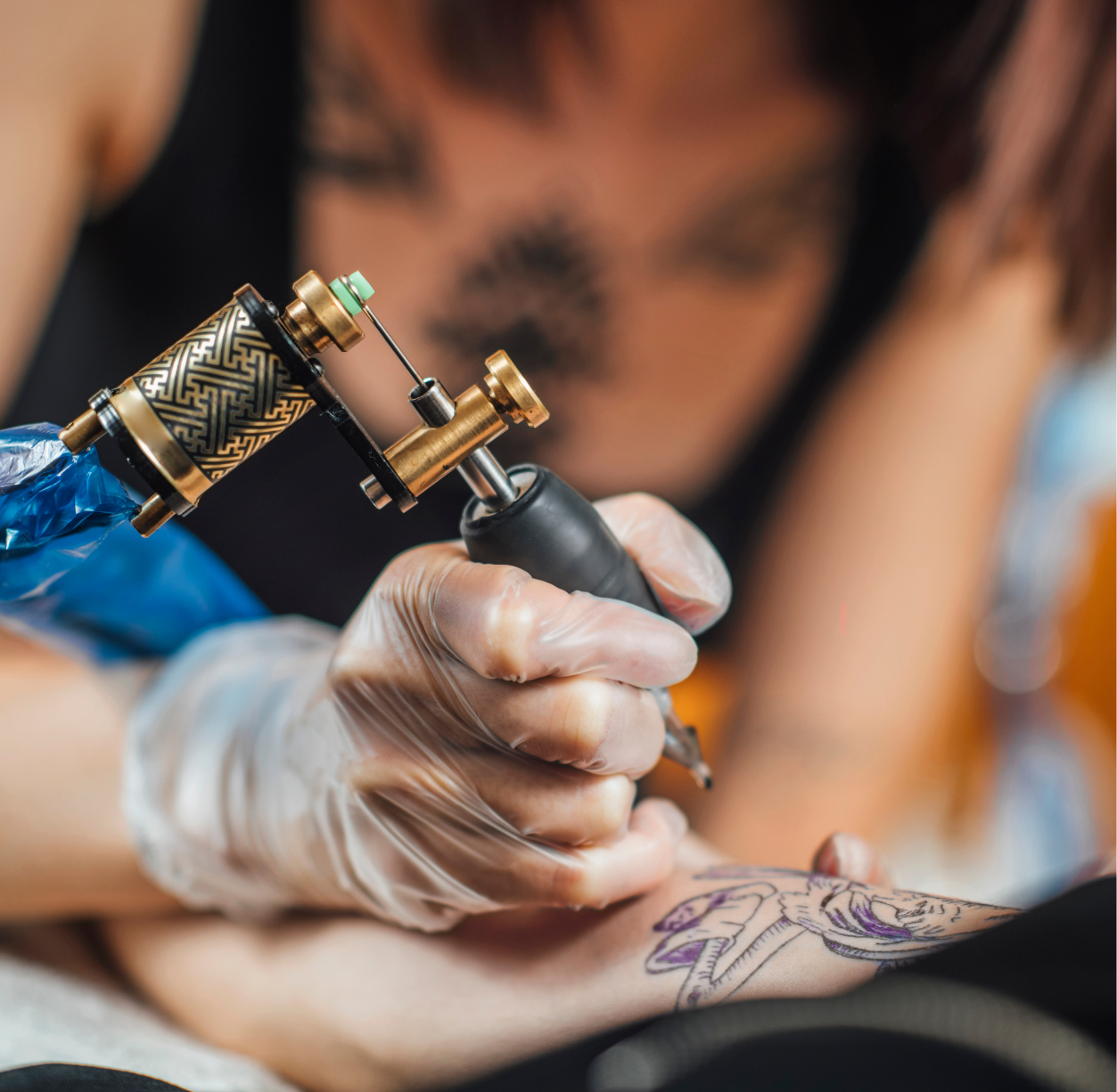 Tatuajes y piercing: Seremi de Salud entrega las recomendaciones para prevenir los riesgos sanitarios