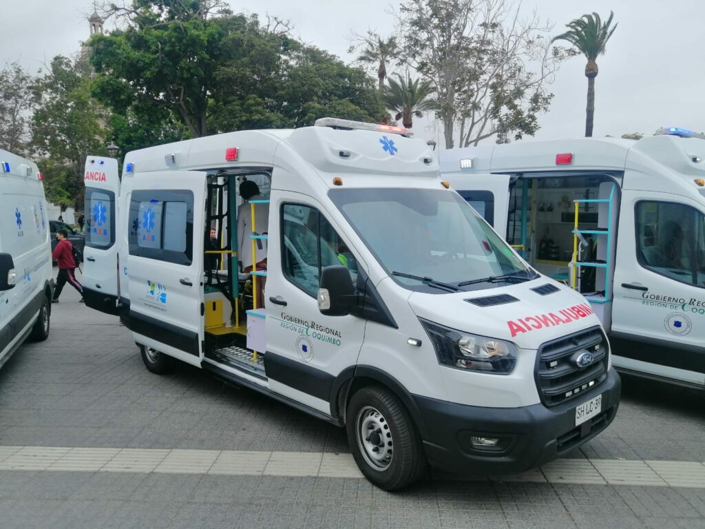 Más de $242 millones para la adquisición de 15 ambulancias destinadas a 5 comunas
