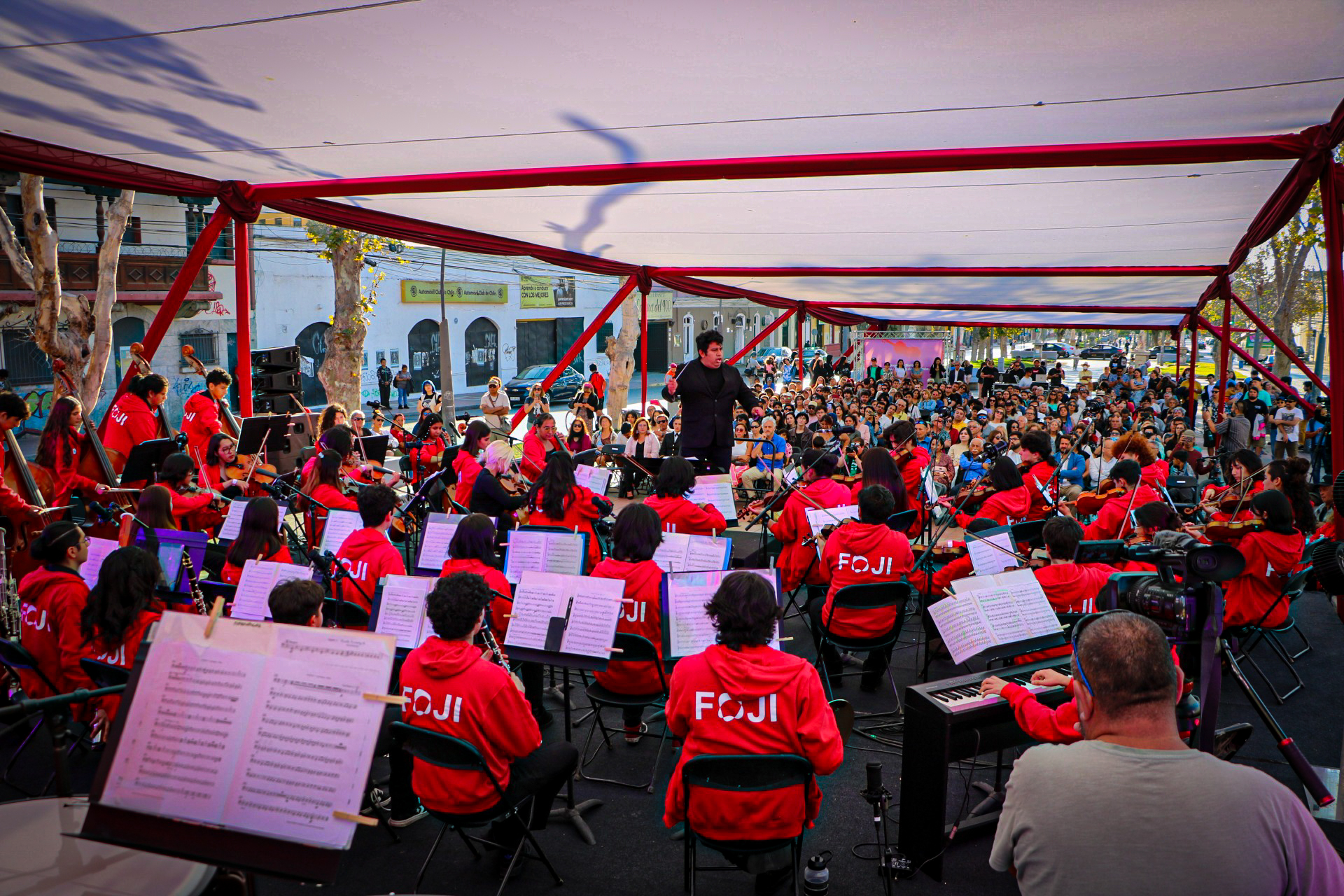 Concierto "Construyendo Futuro" se tomó la avenida Aguirre en La Serena