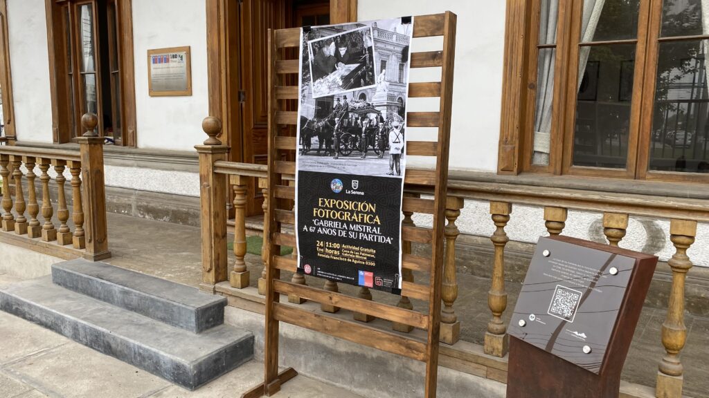 Abren al público muestra fotográfica sobre Gabriela Mistral inédita en la región