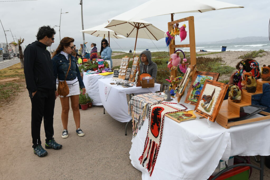 Al costado de El Faro Monumental: Invitan a visitar Feria de Mujeres Jefas de Hogar