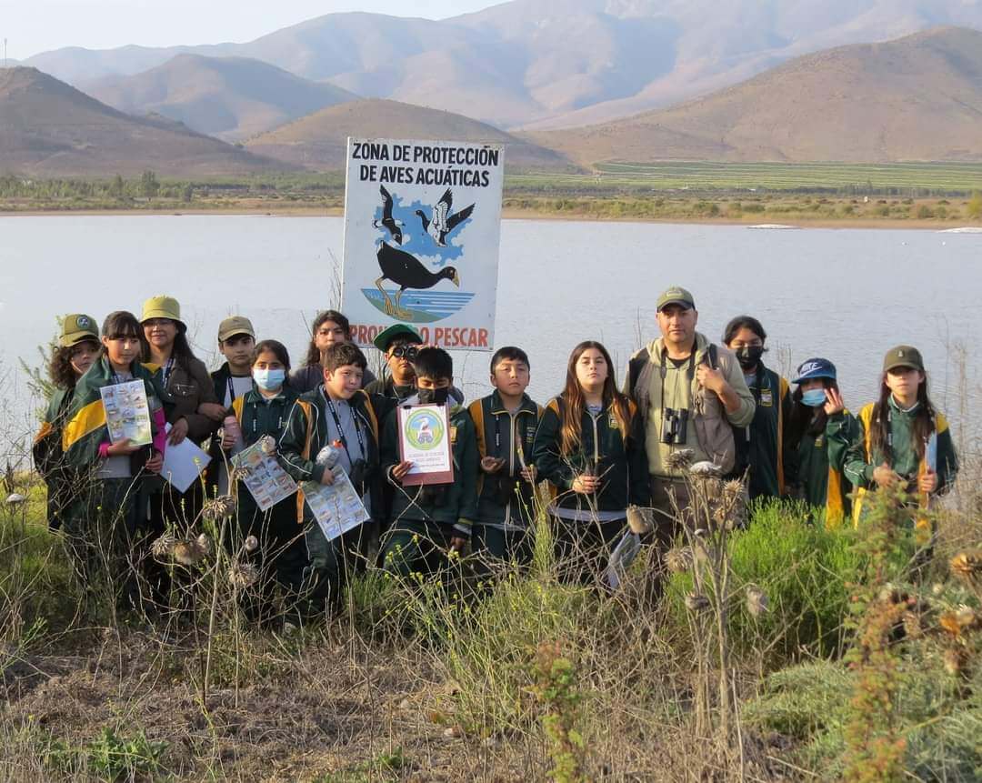 Líderes Ambientales realizan labor voluntaria en ecosistemas costeros