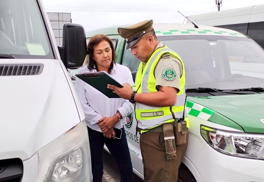 Pasaron la prueba: 21 furgones escolares recibieron certificación de Carabineros y Transportes