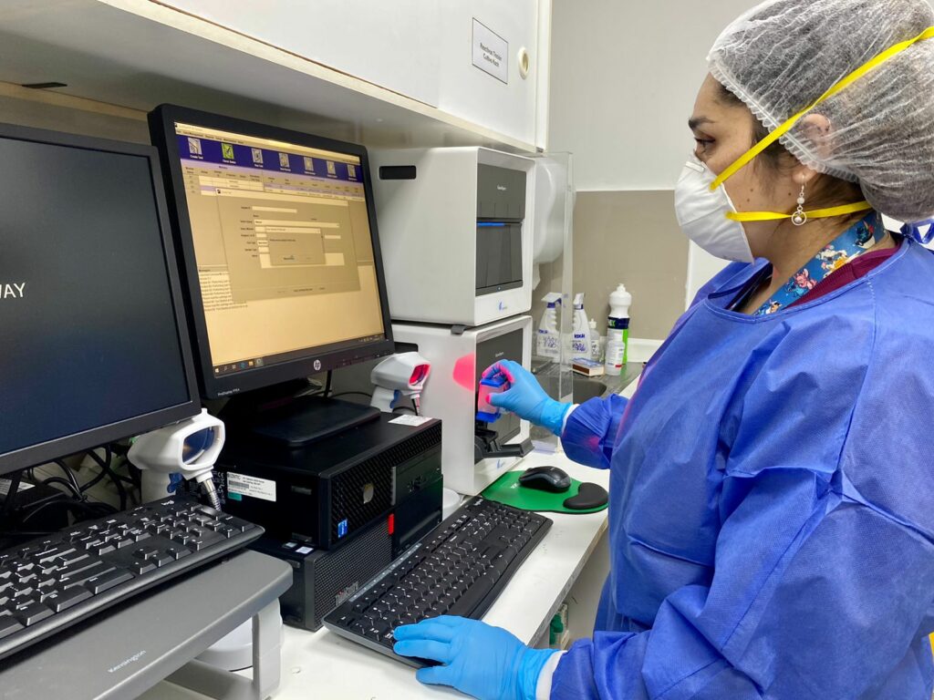 Nuevo equipamiento de Laboratorio Biomolecular del Hospital de Coquimbo permite detección de tuberculosis en 3 horas