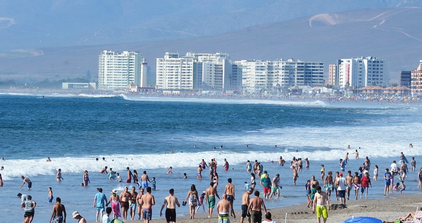 Turistas resaltan las bondades de La Serena en el inicio de la temporada estival