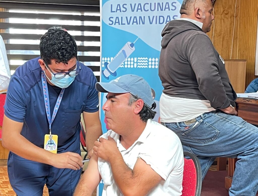 Conductores de Lincosur se vacunan de forma preventiva contra influenza y Covid