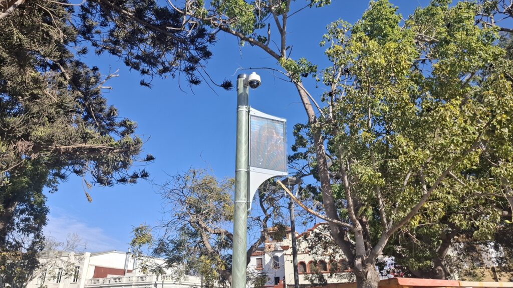 La Serena: Inauguran el primer poste inteligente de seguridad en la Plaza de Armas