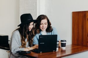 Carreras del futuro: Cómo los jóvenes pueden descubrirlas antes de salir del colegio