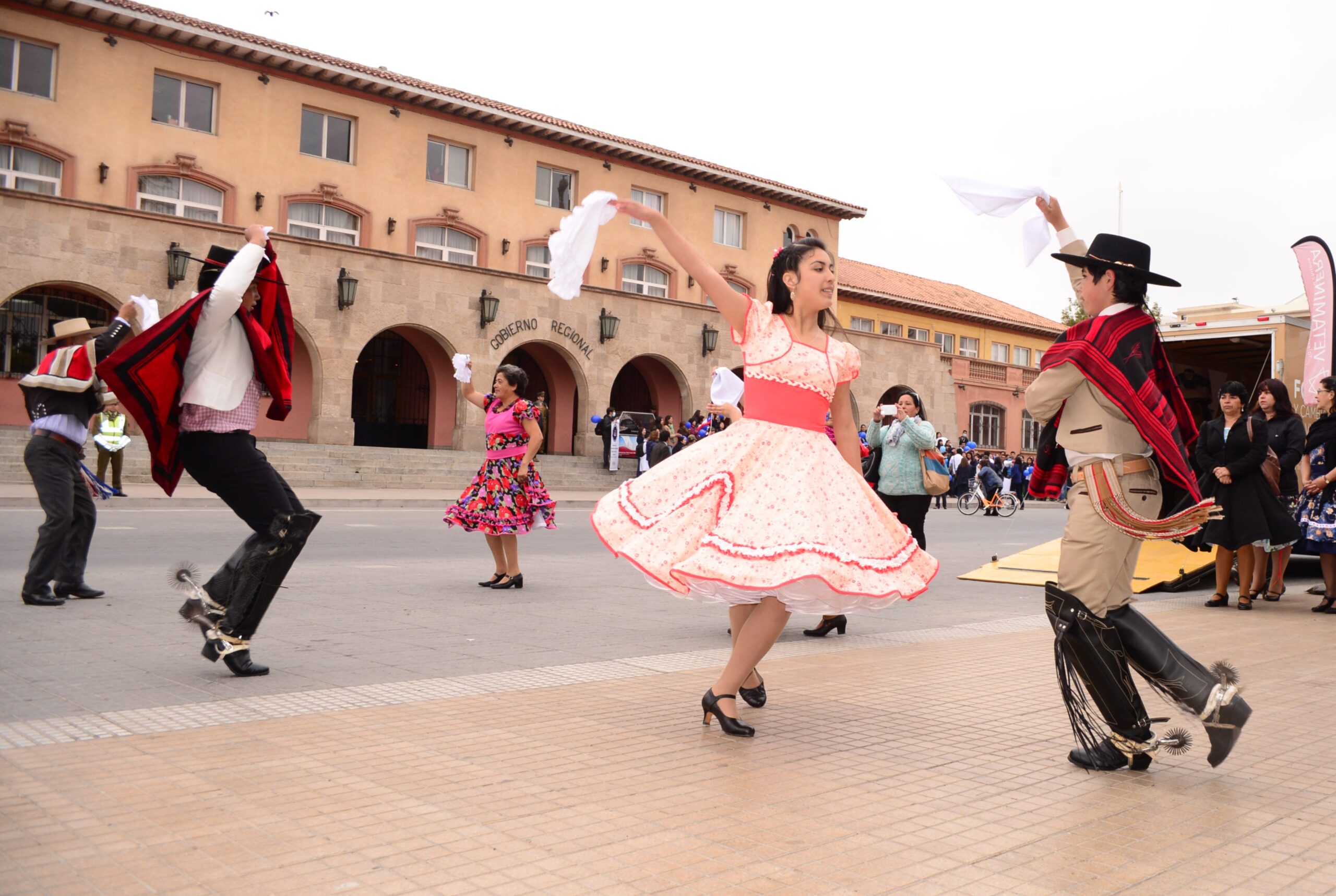 30 agrupaciones darán vida a 24 horas ininterrumpidas de cueca en La Serena