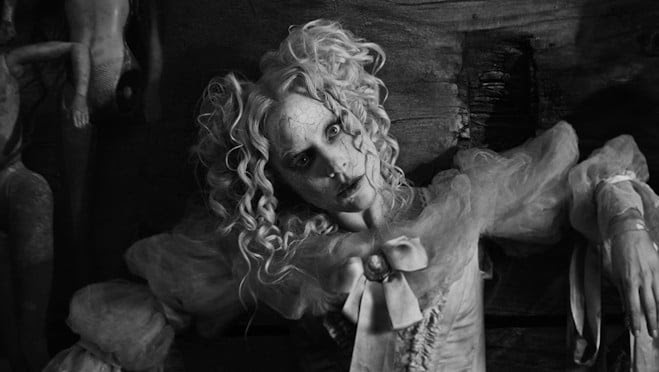Lady Gaga revela el video musical de "The Dead Dance"