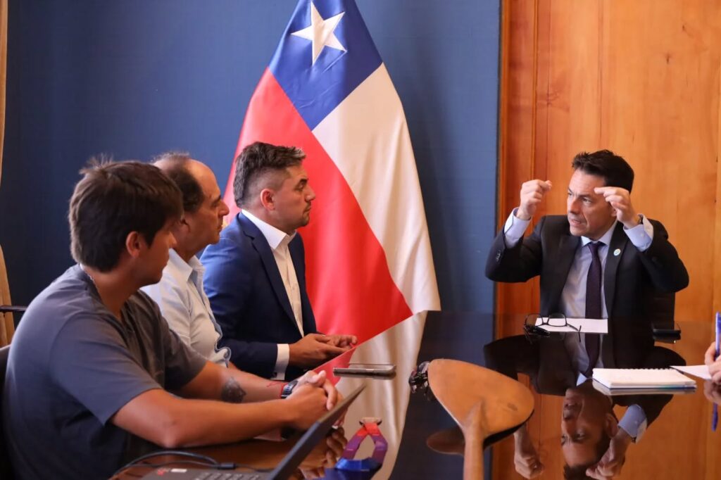 Impulsan proyecto para traer el Panamericano de Canotaje Polinésico 2026 a Coquimbo y La Serena