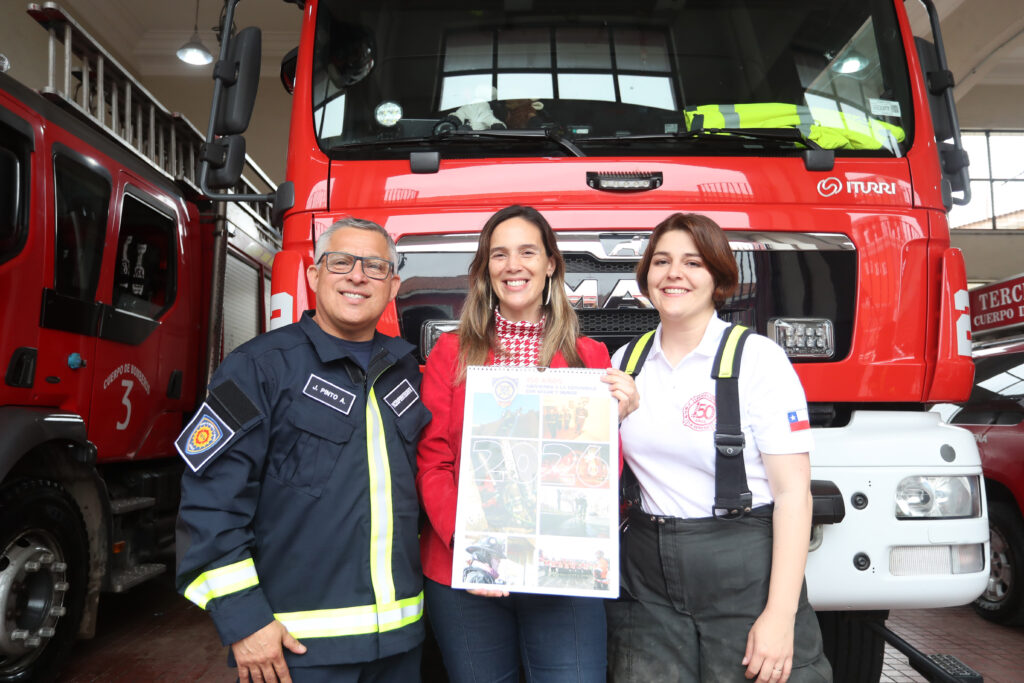 La Serena: Municipio entregó importante póliza de seguros a Bomberos