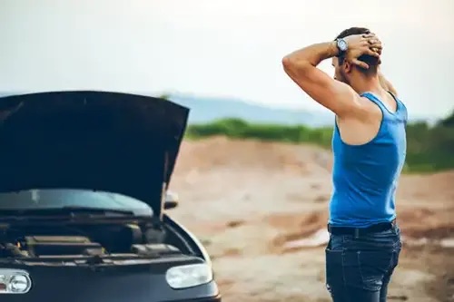 Checklist Verano 2026: los repuestos clave que debes revisar en tu auto antes de salir a la carretera