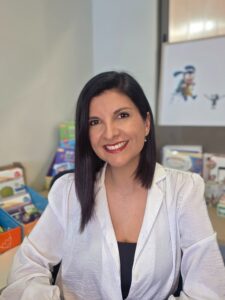 Celulares fuera del aula: el límite que Chile pone hoy para educar mejor mañana