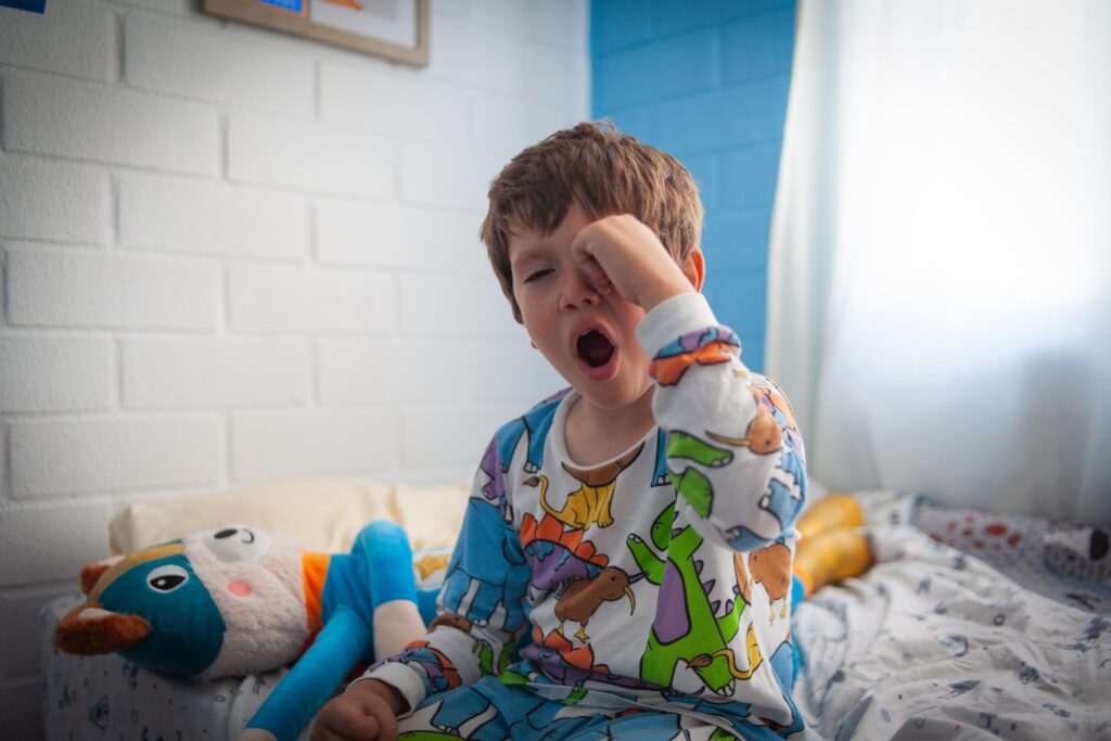 El buen dormir impacta en rendimiento escolar y en el desarrollo físico y neurológico de los niños