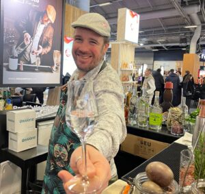 Pisco chileno aumenta sus exportaciones y crece número de empresas con envíos internacionales