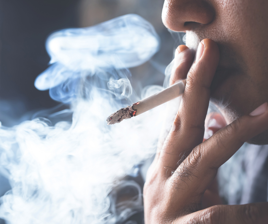 7,5% de los adolescentes consume tabaco y 37,7% estuvo expuesto al humo en su hogar