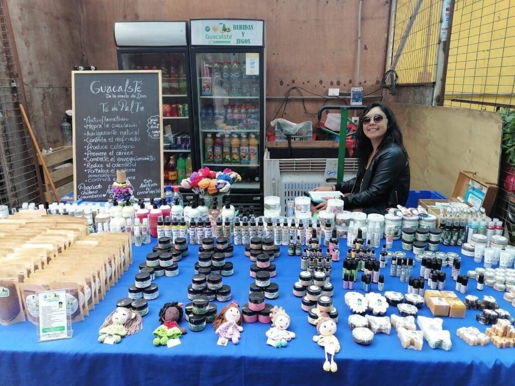 Emprendedora de Coquimbo transforma cuescos de palta en cosméticos naturales con apoyo de Fundación Banigualdad