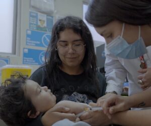 Más de 5 mil niños en la región están pendientes de completar su vacunación contra el sarampión